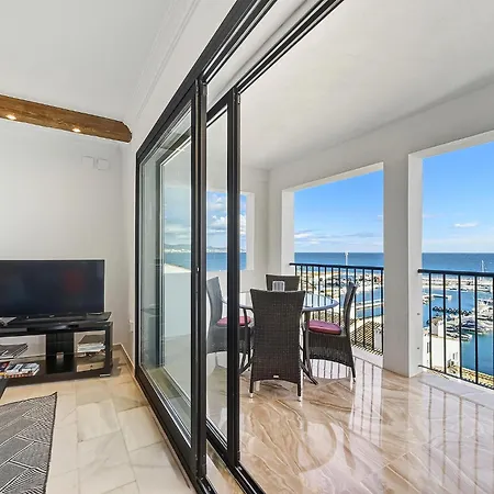Puerto Banus Penthouse With Panoramic Sea Views 马尔韦利亚