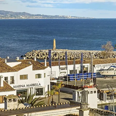 Puerto Banus Penthouse With Panoramic Sea Views 马尔韦利亚