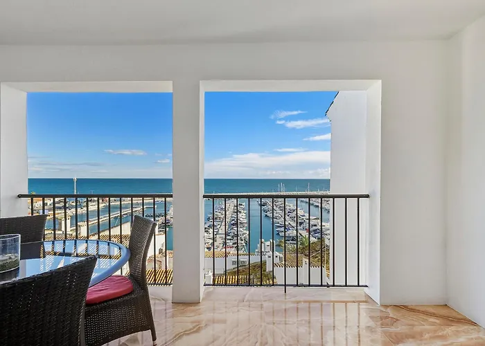 Puerto Banus Penthouse With Panoramic Sea Views *