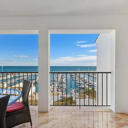 Puerto Banus Penthouse With Panoramic Sea Views *