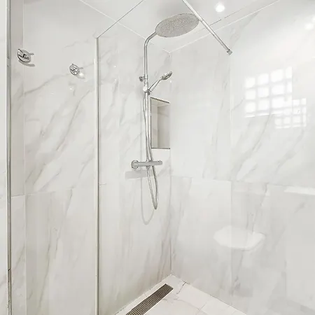 Puerto Banus Penthouse With Panoramic Sea Views דירה *