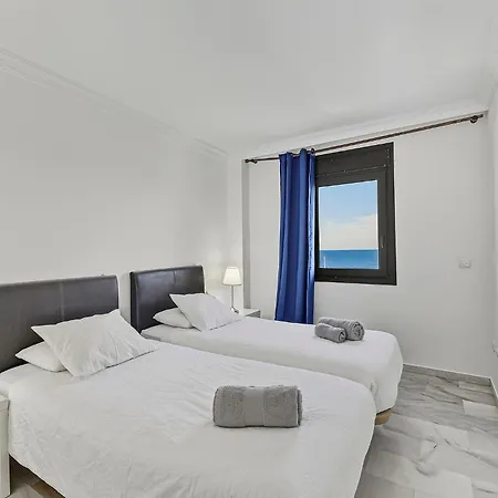 Puerto Banus Penthouse With Panoramic Sea Views *