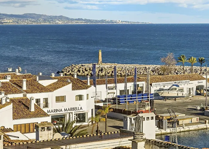 Puerto Banus Penthouse With Panoramic Sea Views Marbella